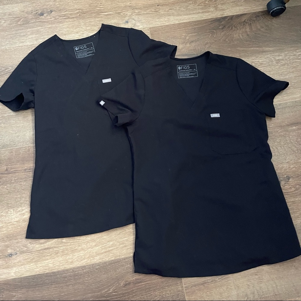 Figs XS regular black tops